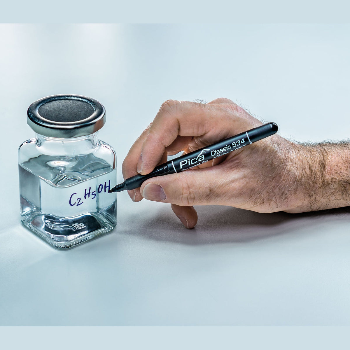 Pica Classic 534 Permanent Pen im Einsatz