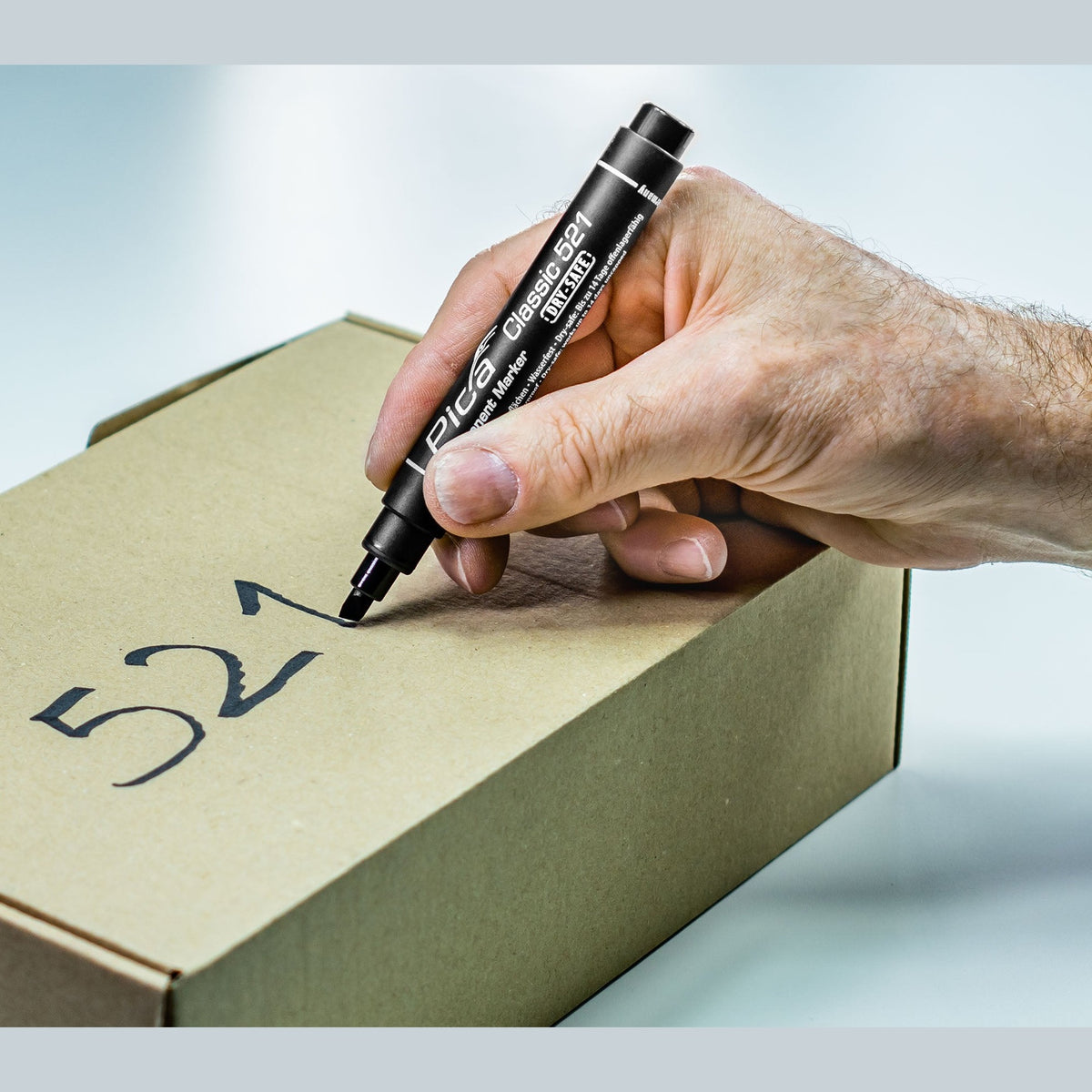 Pica Classic Permanent Marker im Einsatz